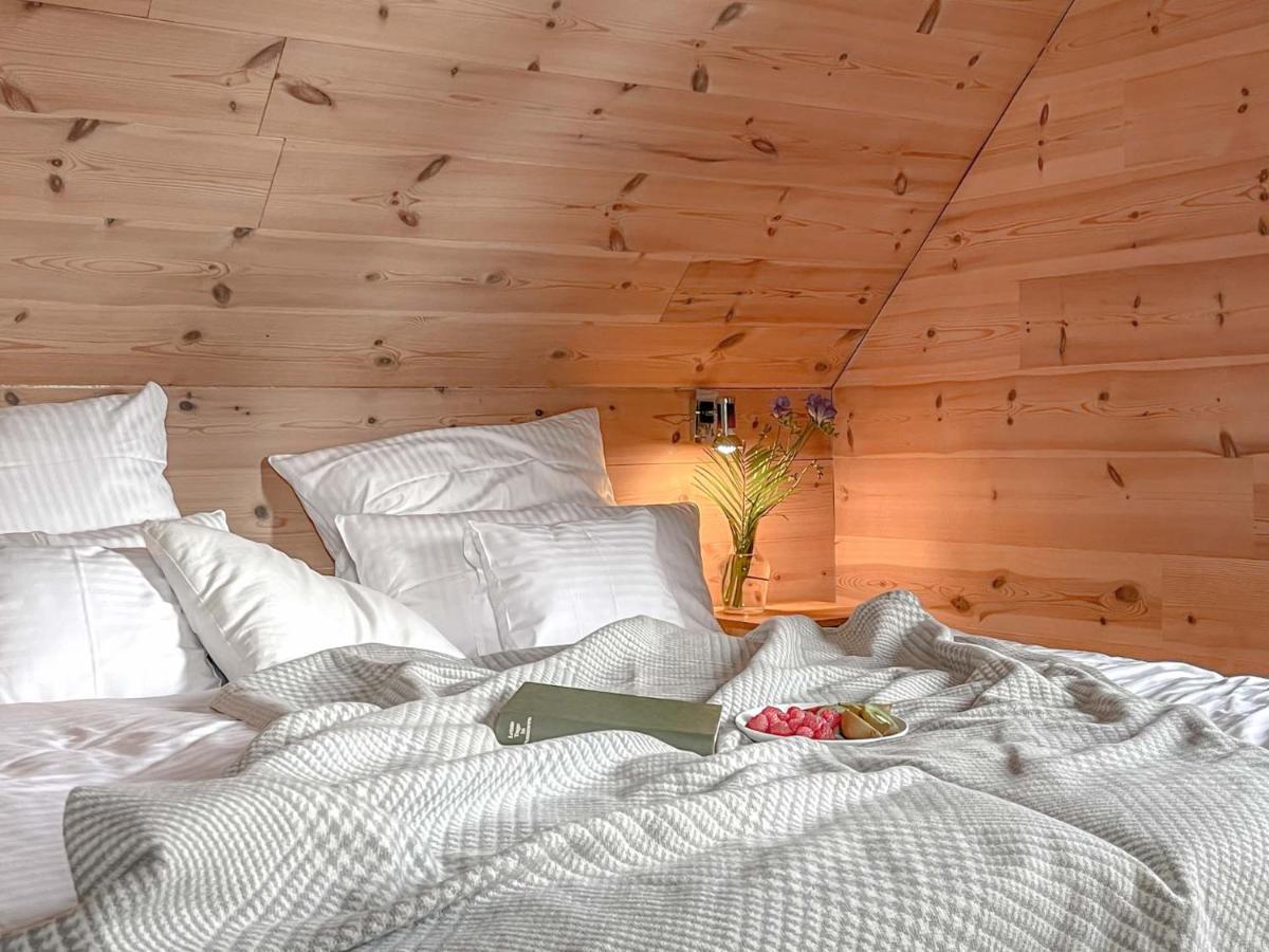 Traumhaff Kuestenchalets - Einzigartige Chalets An Der Ostsee. Ganz Aus Laerchenholz Mit Kamin Und Sauna Vogelsang-Warsin Exteriör bild