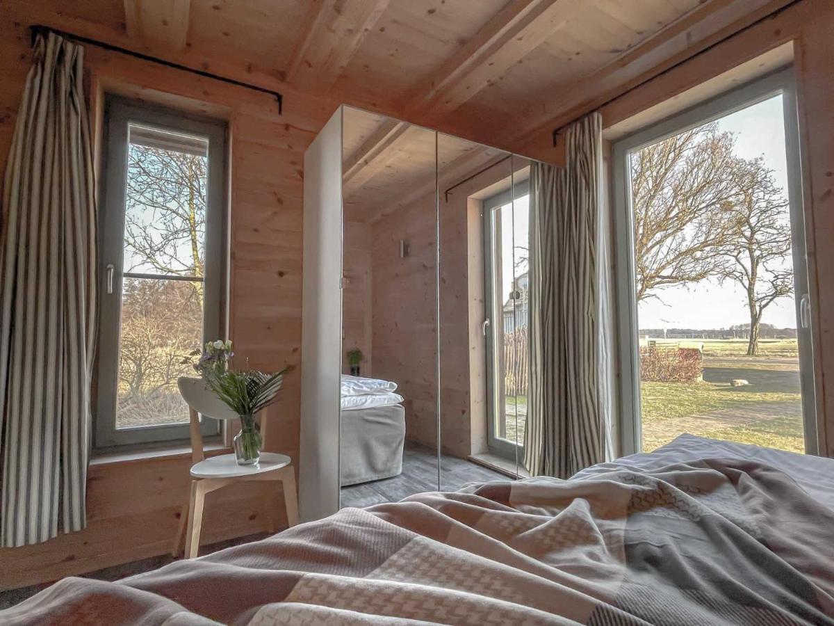 Traumhaff Kuestenchalets - Einzigartige Chalets An Der Ostsee. Ganz Aus Laerchenholz Mit Kamin Und Sauna Vogelsang-Warsin Exteriör bild