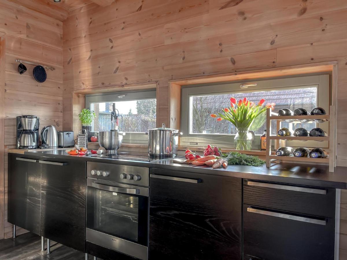Traumhaff Kuestenchalets - Einzigartige Chalets An Der Ostsee. Ganz Aus Laerchenholz Mit Kamin Und Sauna Vogelsang-Warsin Exteriör bild