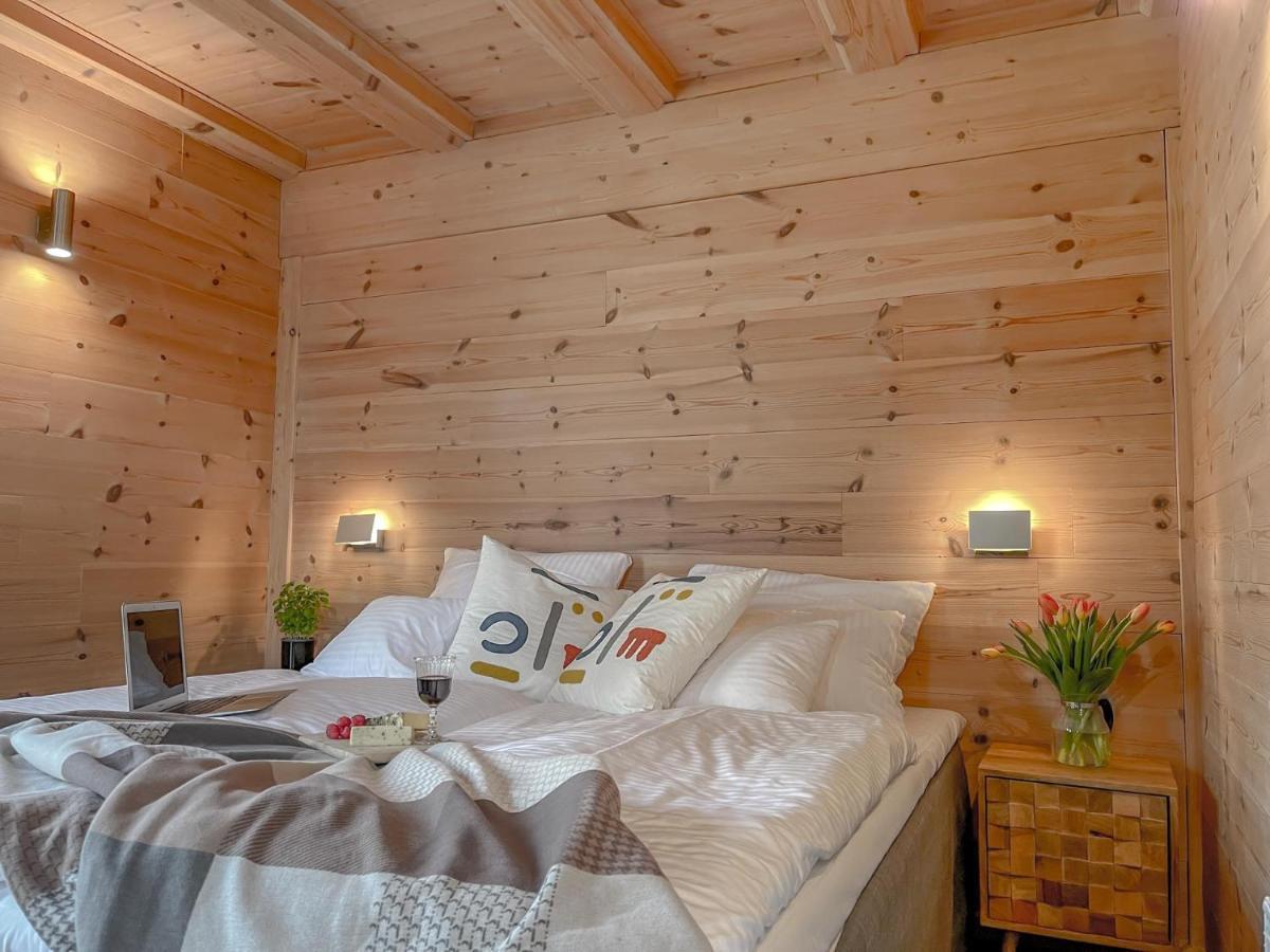 Traumhaff Kuestenchalets - Einzigartige Chalets An Der Ostsee. Ganz Aus Laerchenholz Mit Kamin Und Sauna Vogelsang-Warsin Exteriör bild